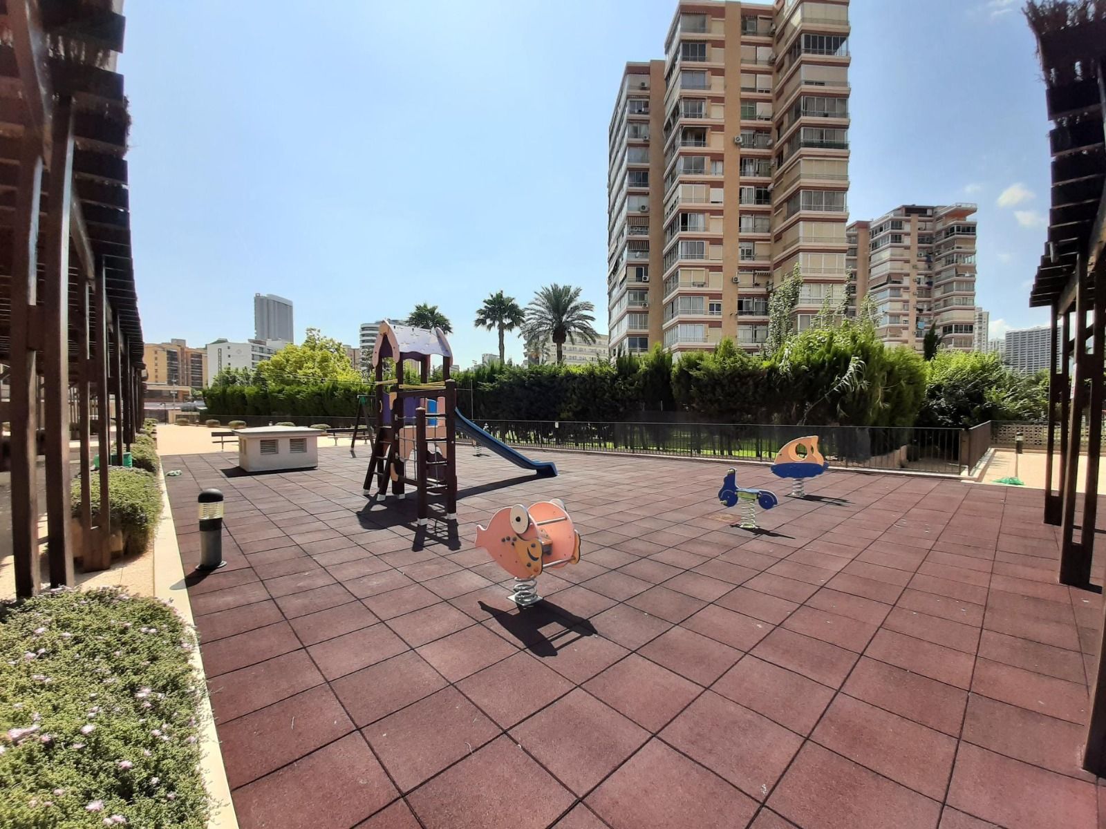 Apartamento con vistas al mar en  Benidorm, a 3 minutos de la playa.