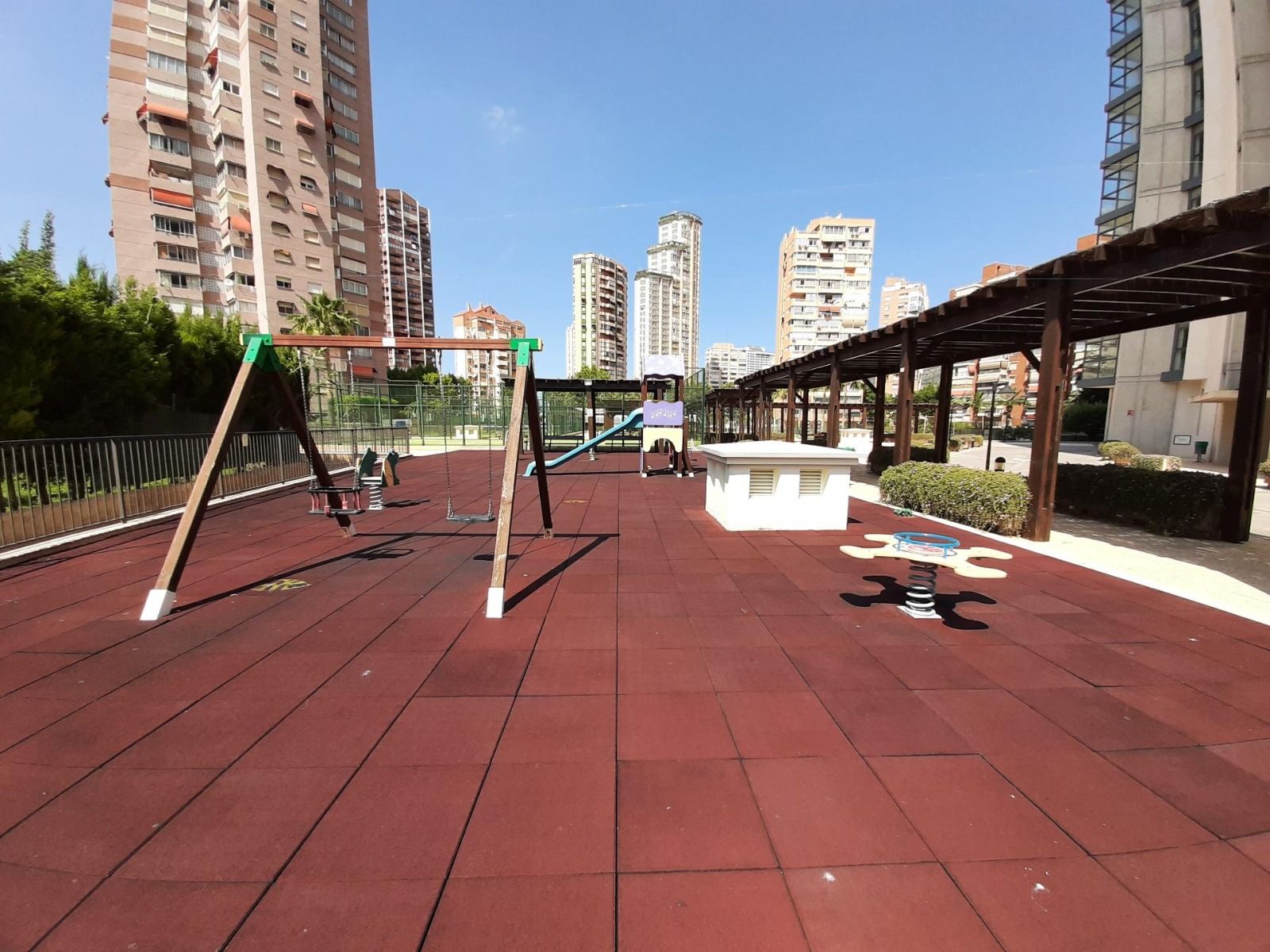 Apartamento con vistas al mar en  Benidorm, a 3 minutos de la playa.