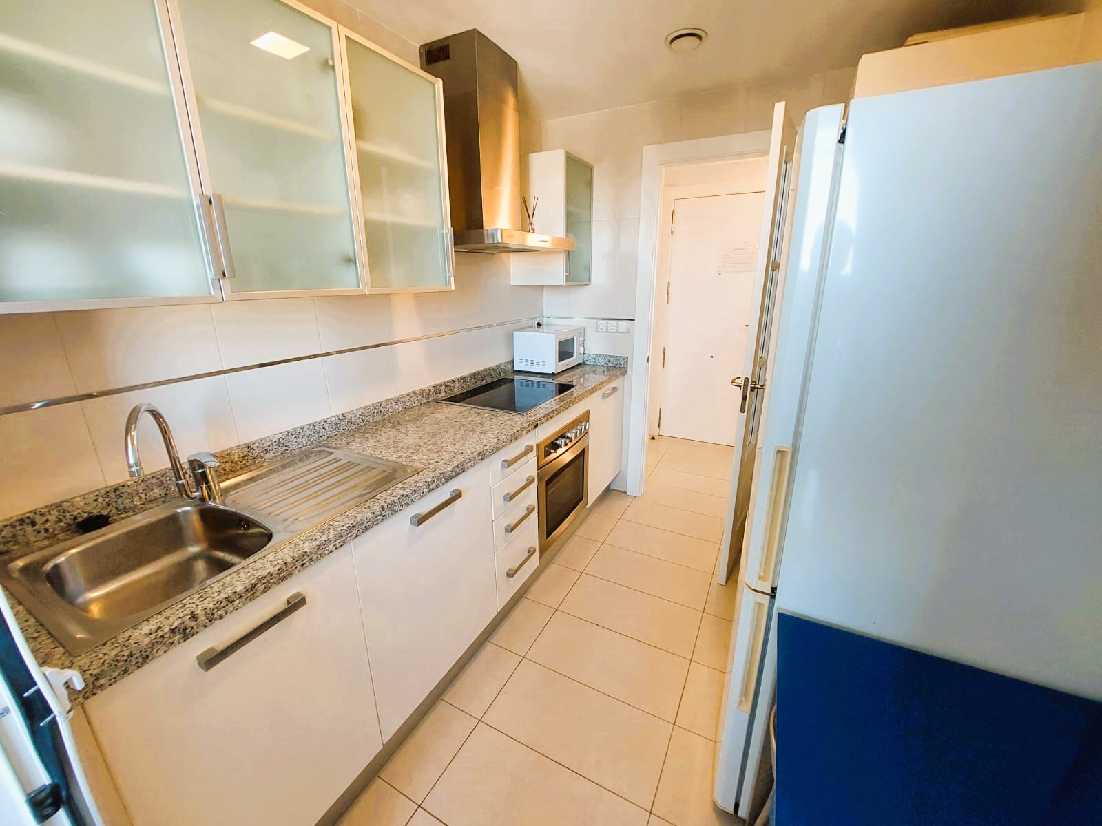 Apartamento con vistas al mar en  Benidorm, a 3 minutos de la playa.