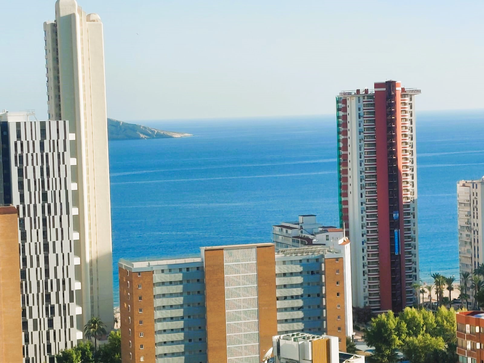 Apartamento con vistas al mar en  Benidorm, a 3 minutos de la playa.