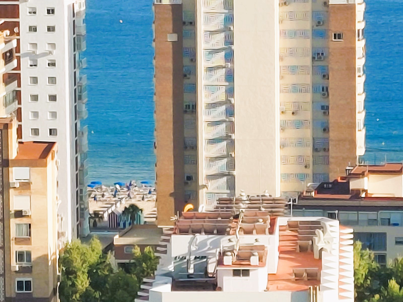 Apartamento con vistas al mar en  Benidorm, a 3 minutos de la playa.