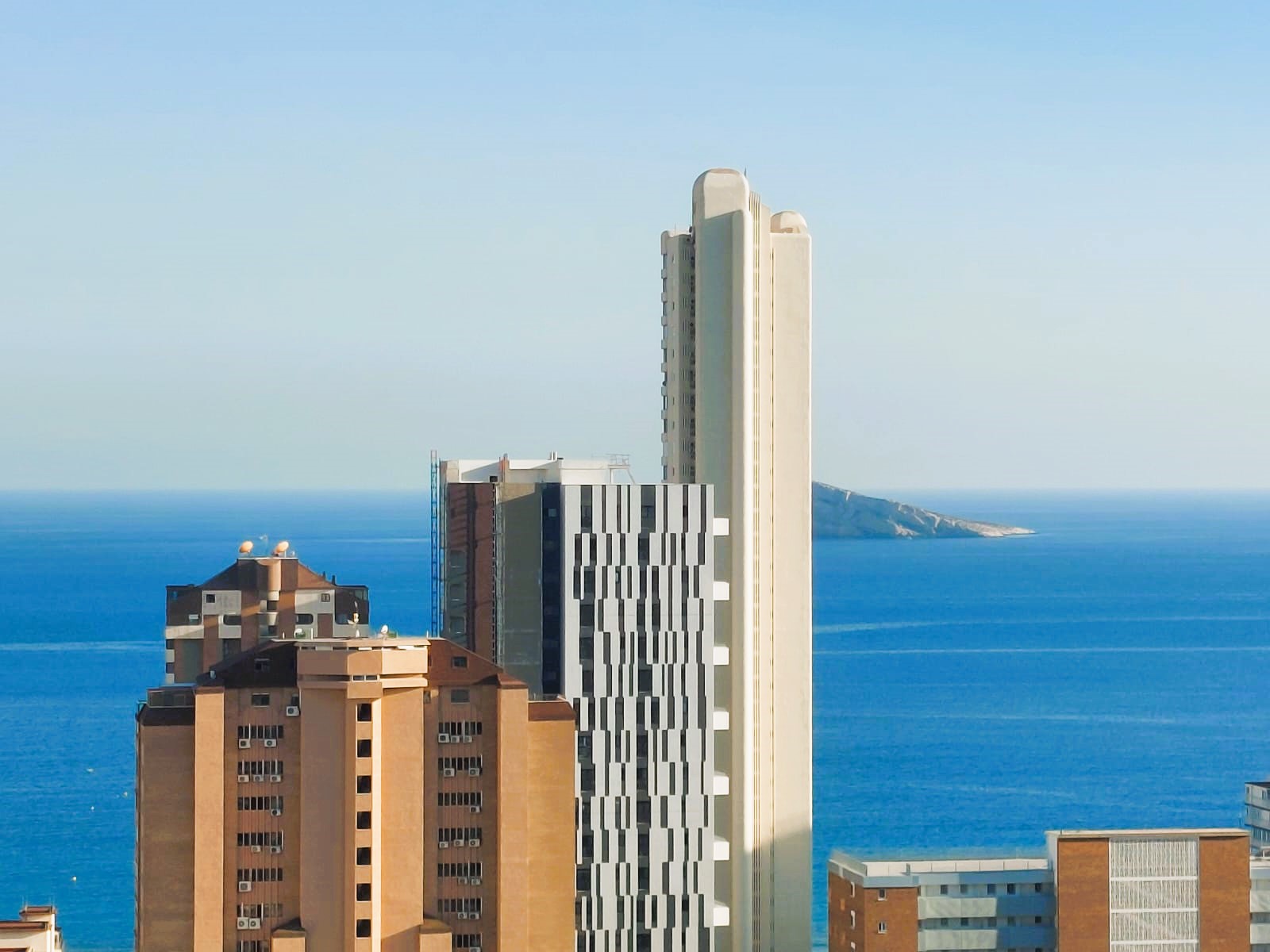 Apartamento con vistas al mar en  Benidorm, a 3 minutos de la playa.