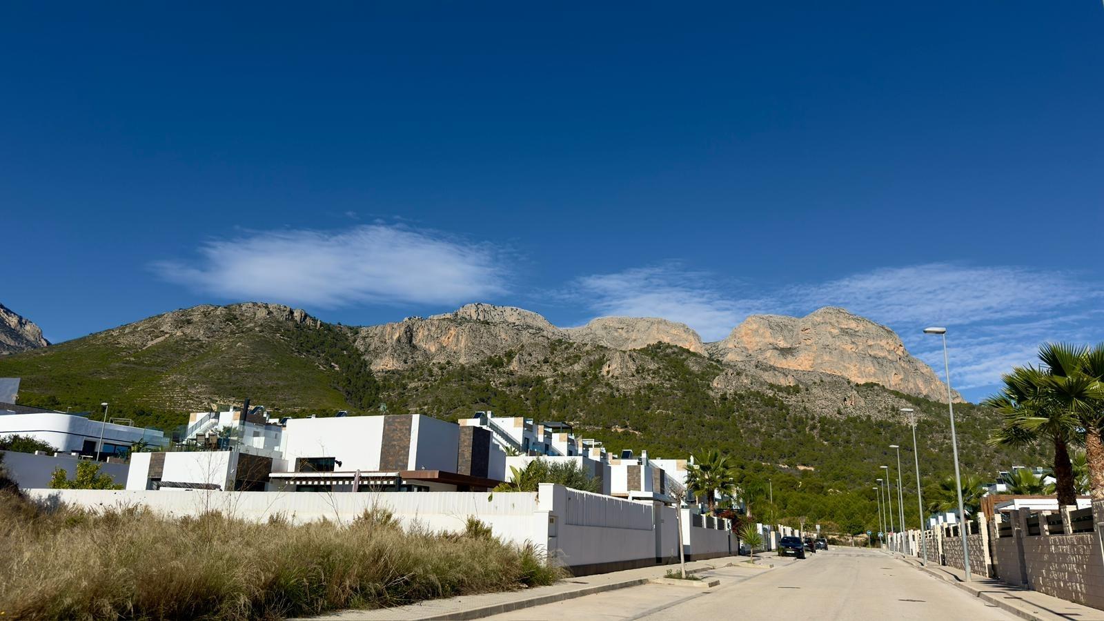 Villa en Polope con vistas a las montañas