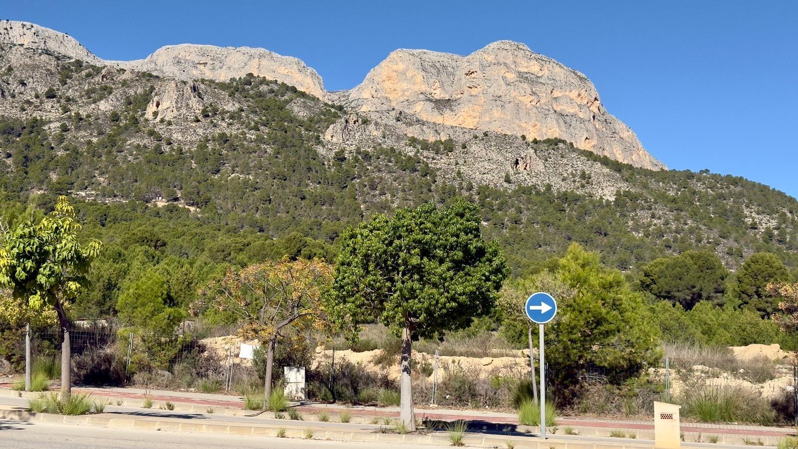 Villa en Polope con vistas a las montañas