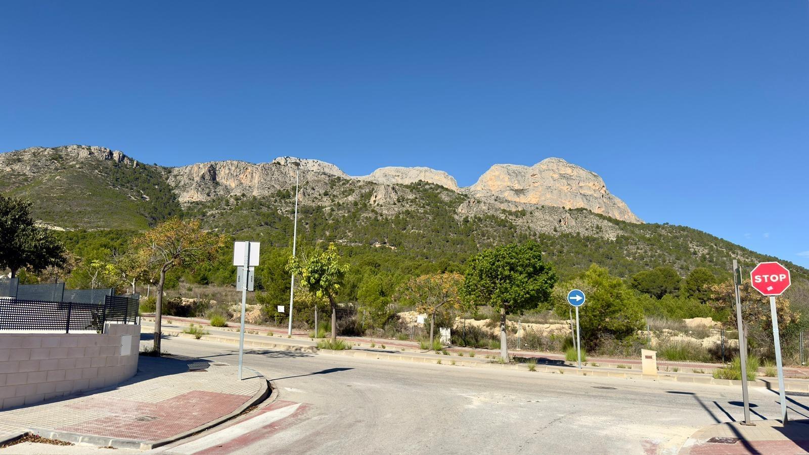 Villa en Polope con vistas a las montañas