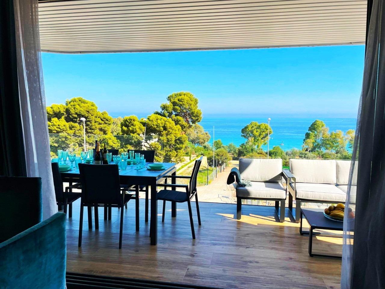 Apartamentos a orillas del mar Mediterráneo 