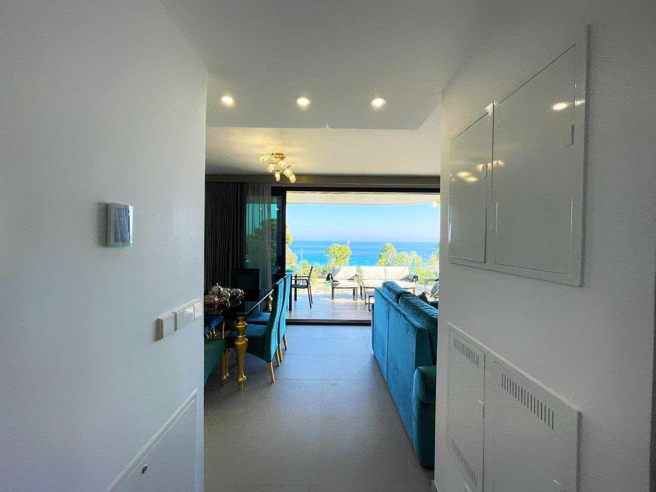 Apartamentos a orillas del mar Mediterráneo 