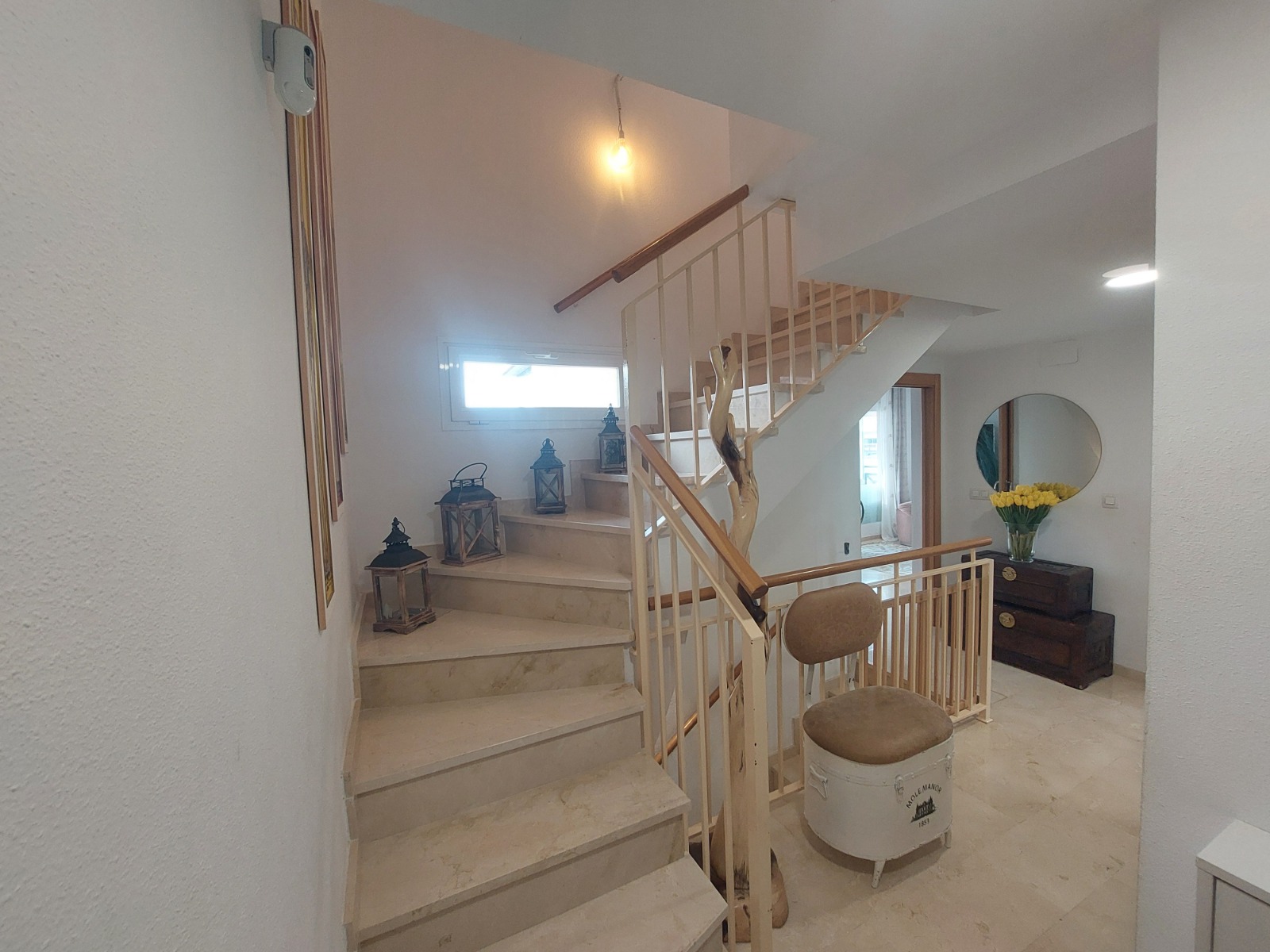 ¡Villa en La Nucía con vistas panorámicas!