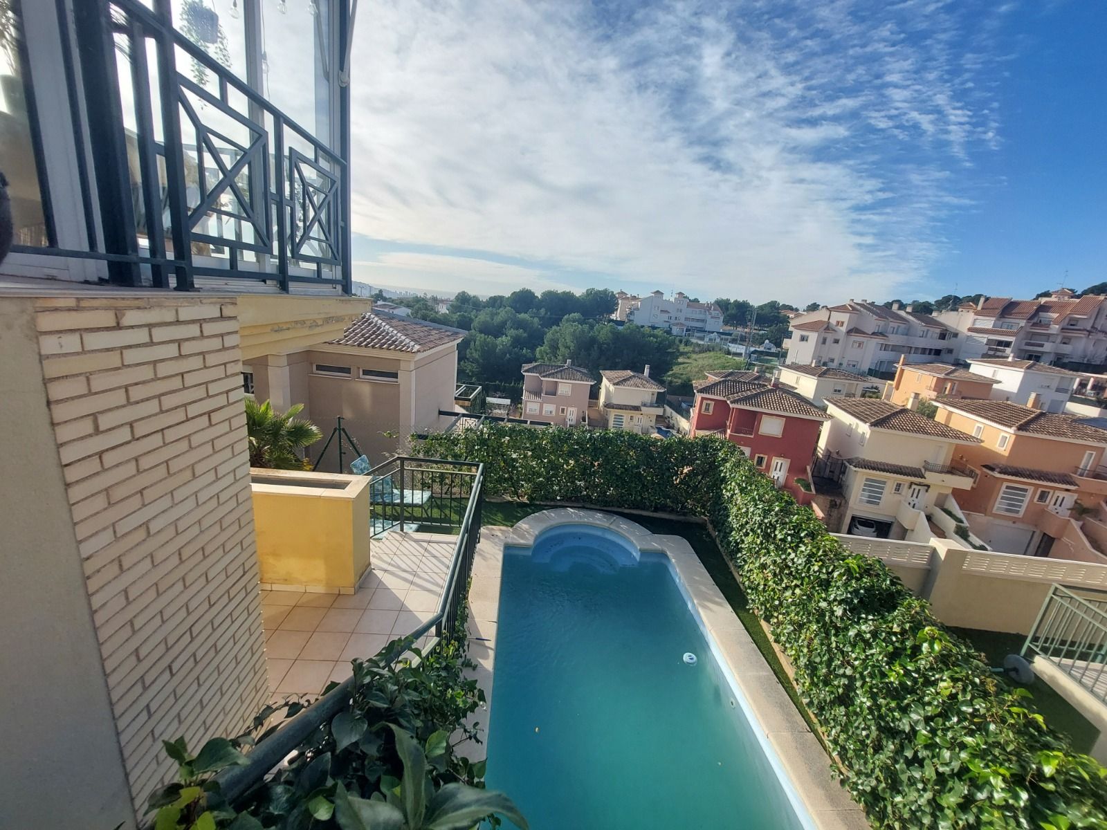 ¡Villa en La Nucía con vistas panorámicas!
