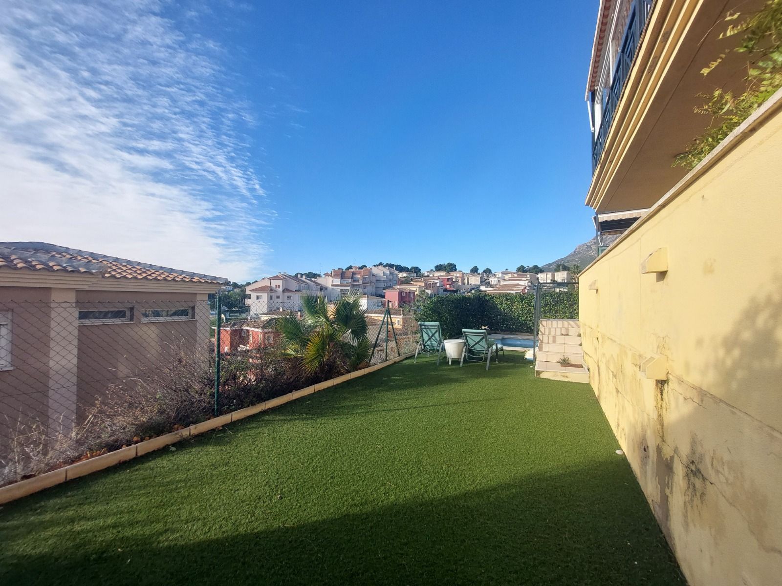 ¡Villa en La Nucía con vistas panorámicas!
