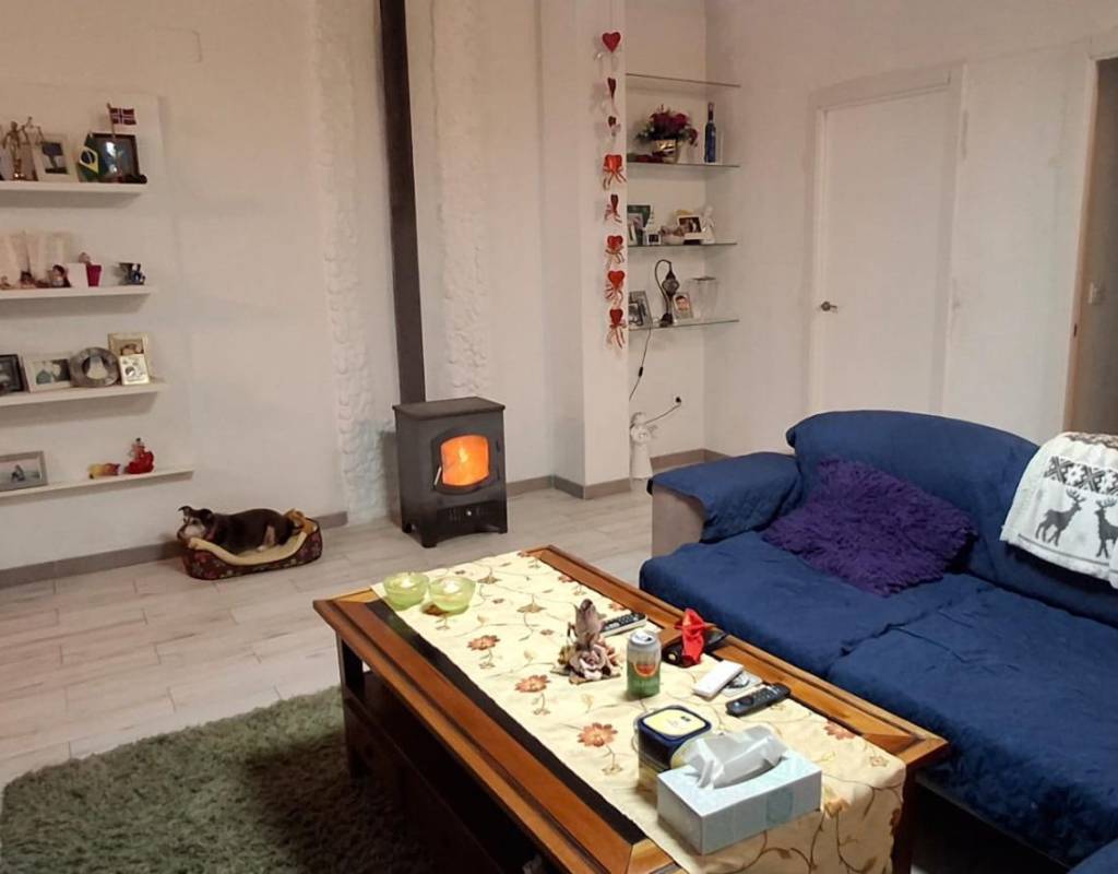 Sjarmerende halvrenovert hus i sentrum av Callosa den Sarrià.