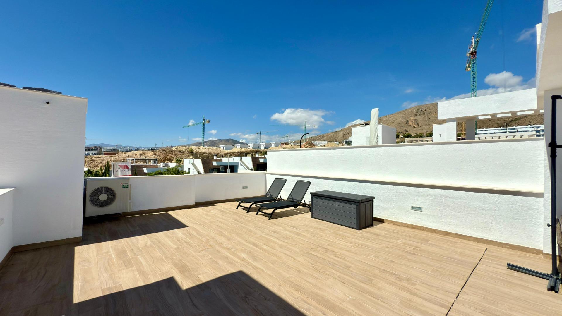 Moderne og luksuriøse bungalow med solarium i Finestrat.