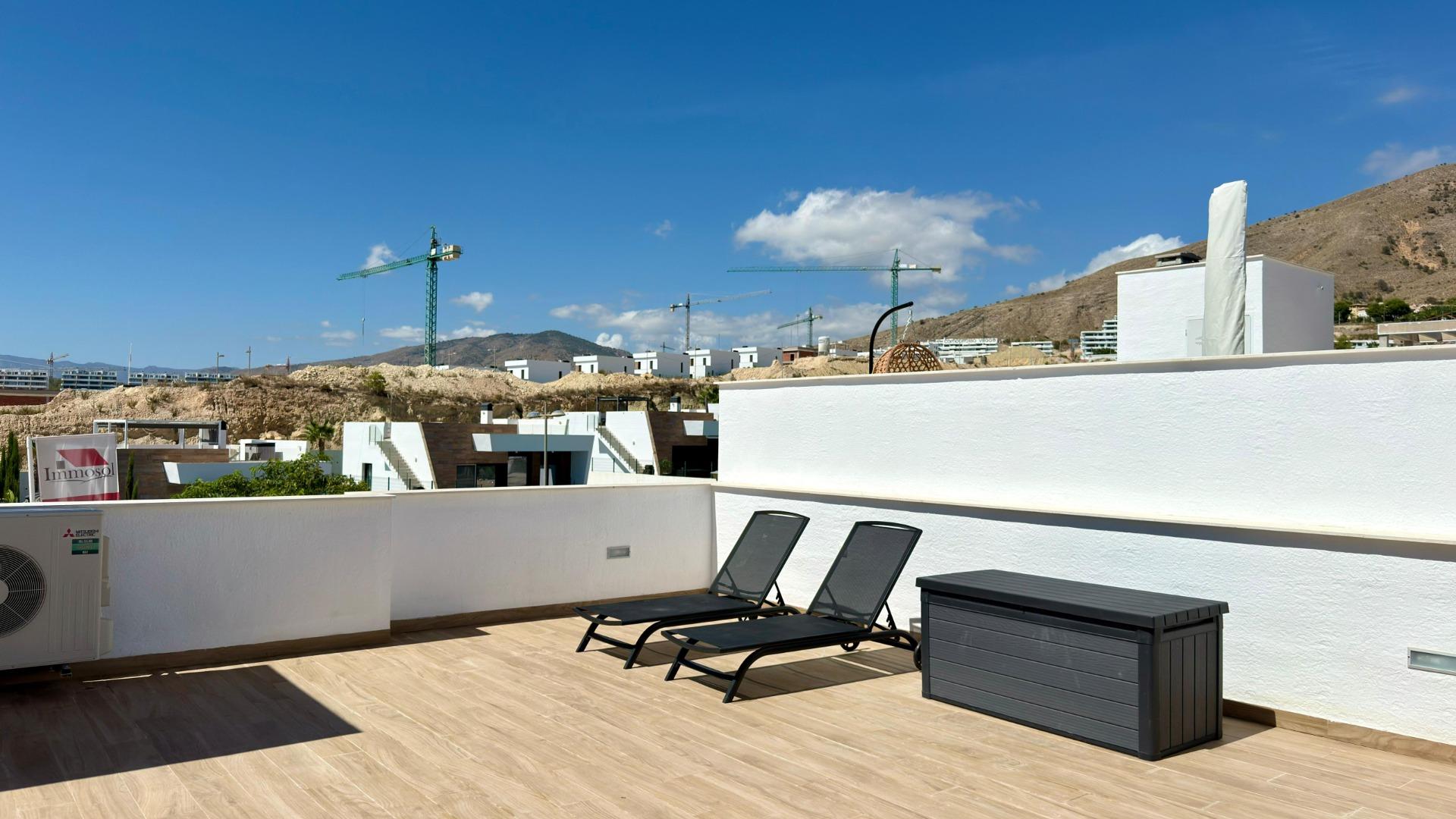Moderne og luksuriøse bungalow med solarium i Finestrat.