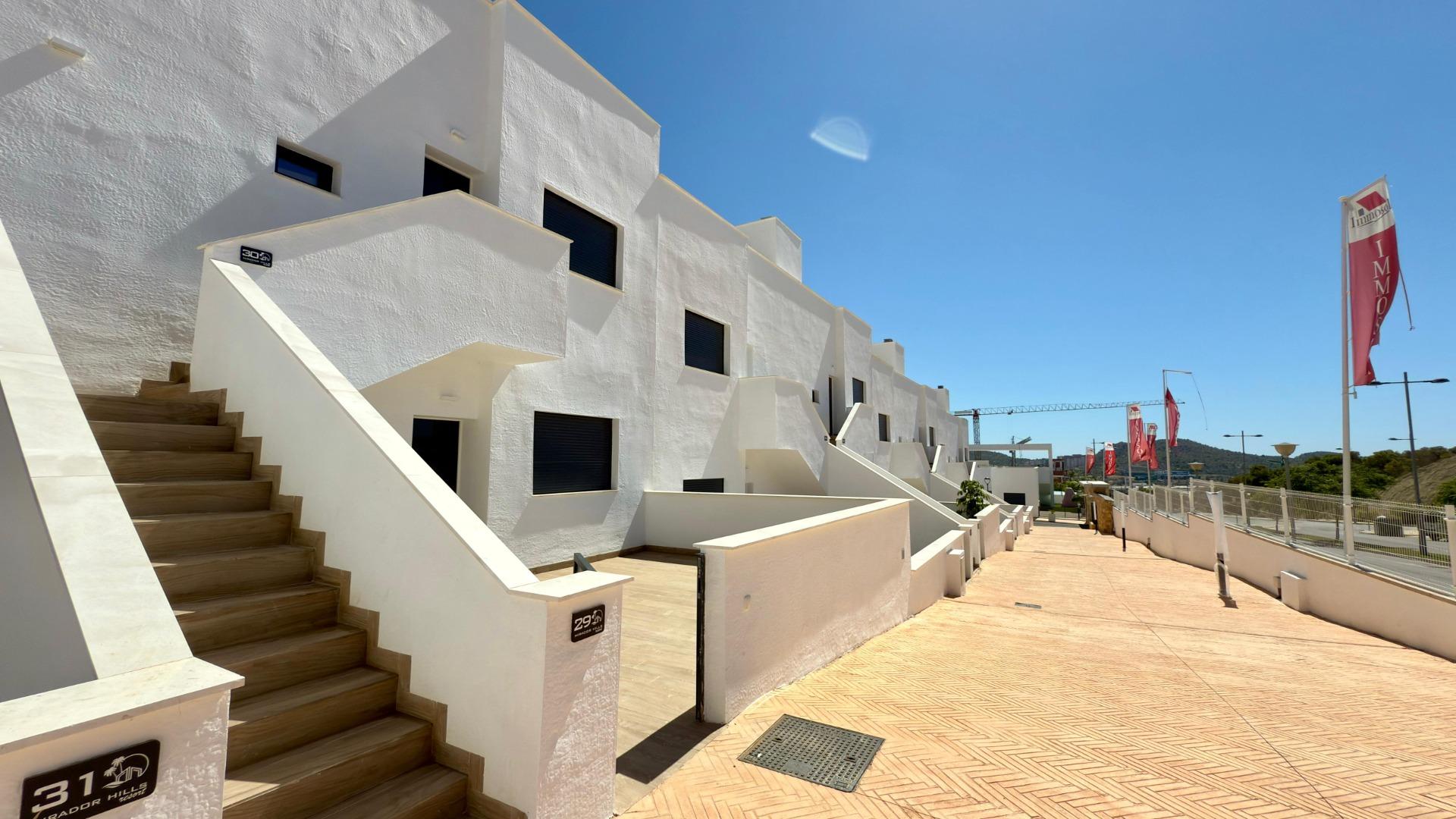 Moderne og luksuriøse bungalow med solarium i Finestrat.