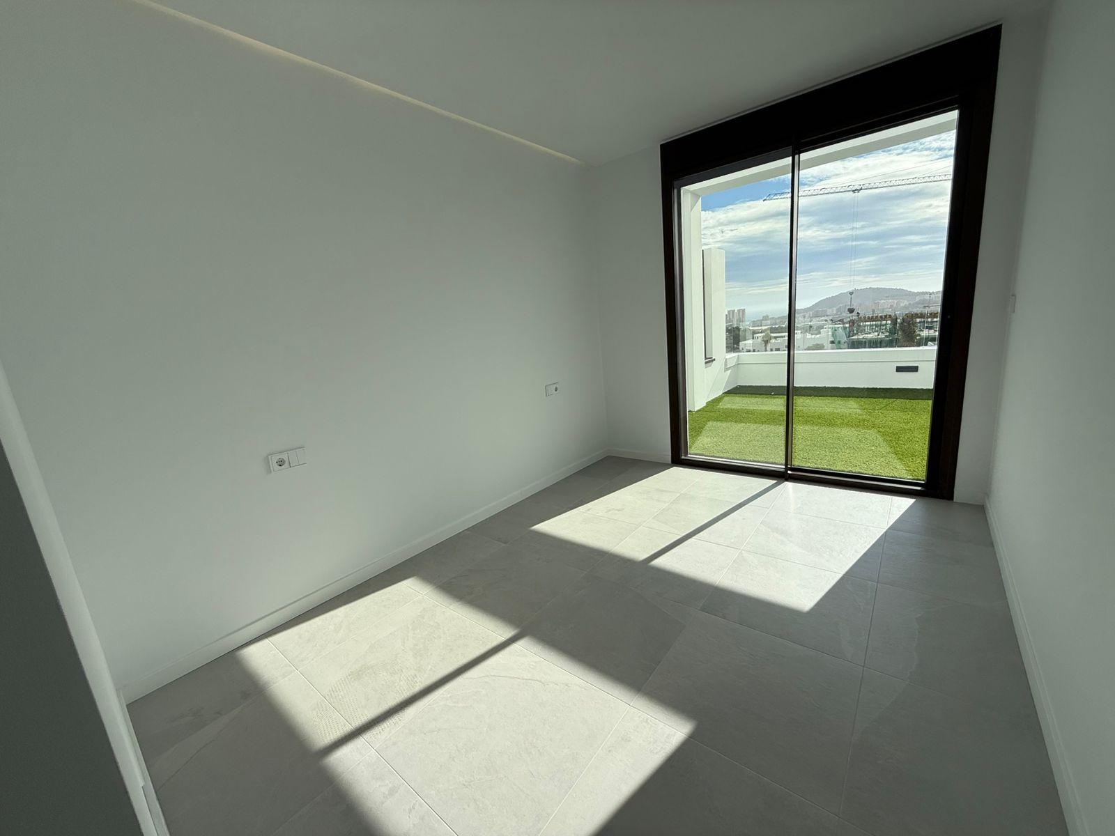 ¡Excelentes apartamentos en Finestrat con vista al mar!