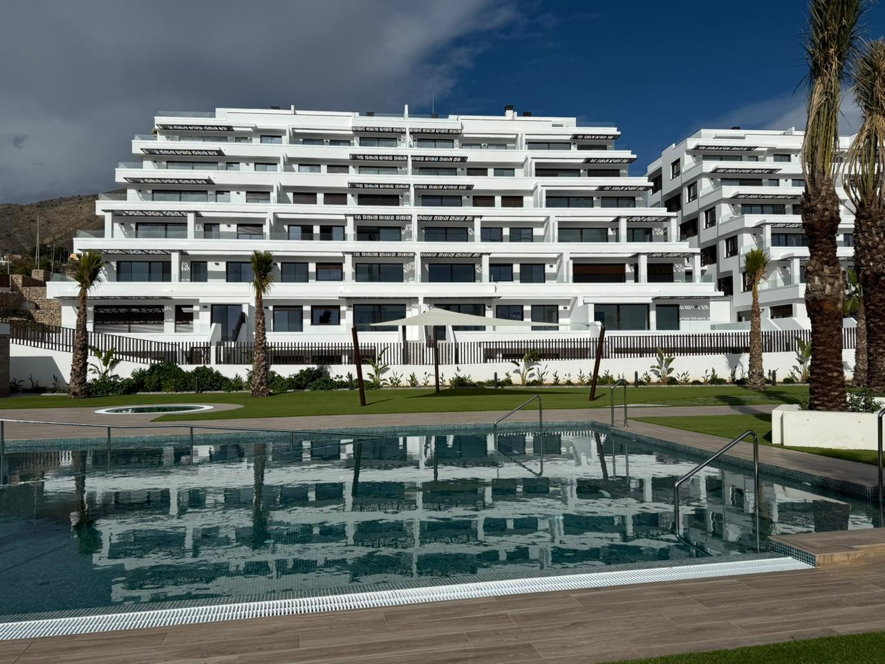 ¡Excelentes apartamentos en Finestrat con vista al mar!