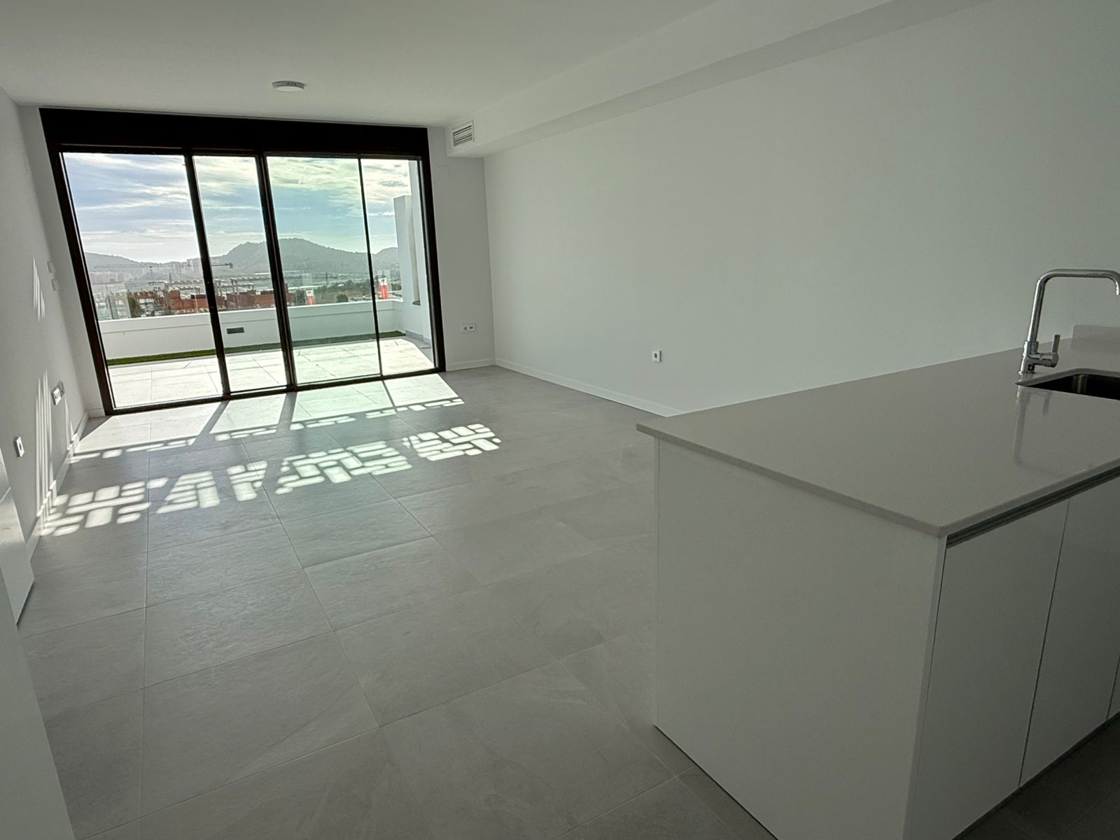 ¡Excelentes apartamentos en Finestrat con vista al mar!