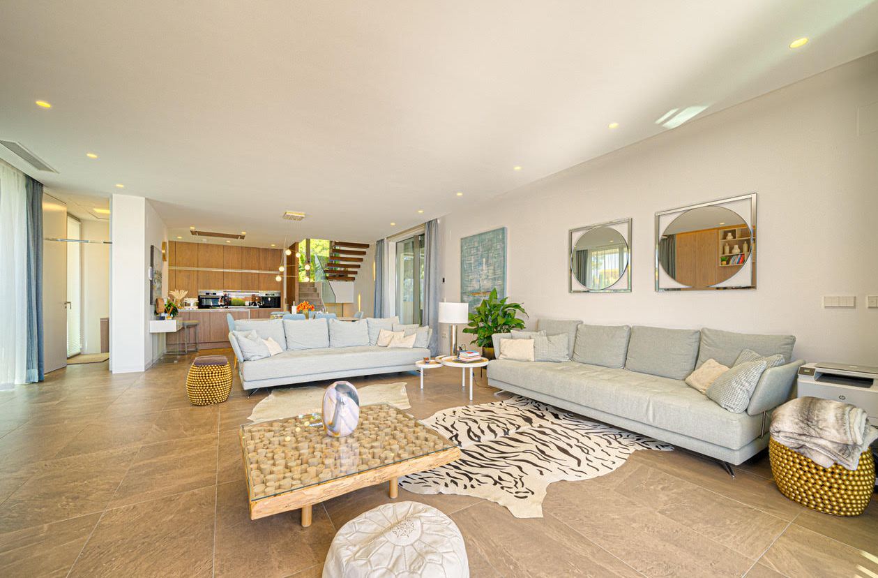 ¡Moderna villa en alquiler en Finestrat, Benidorm!