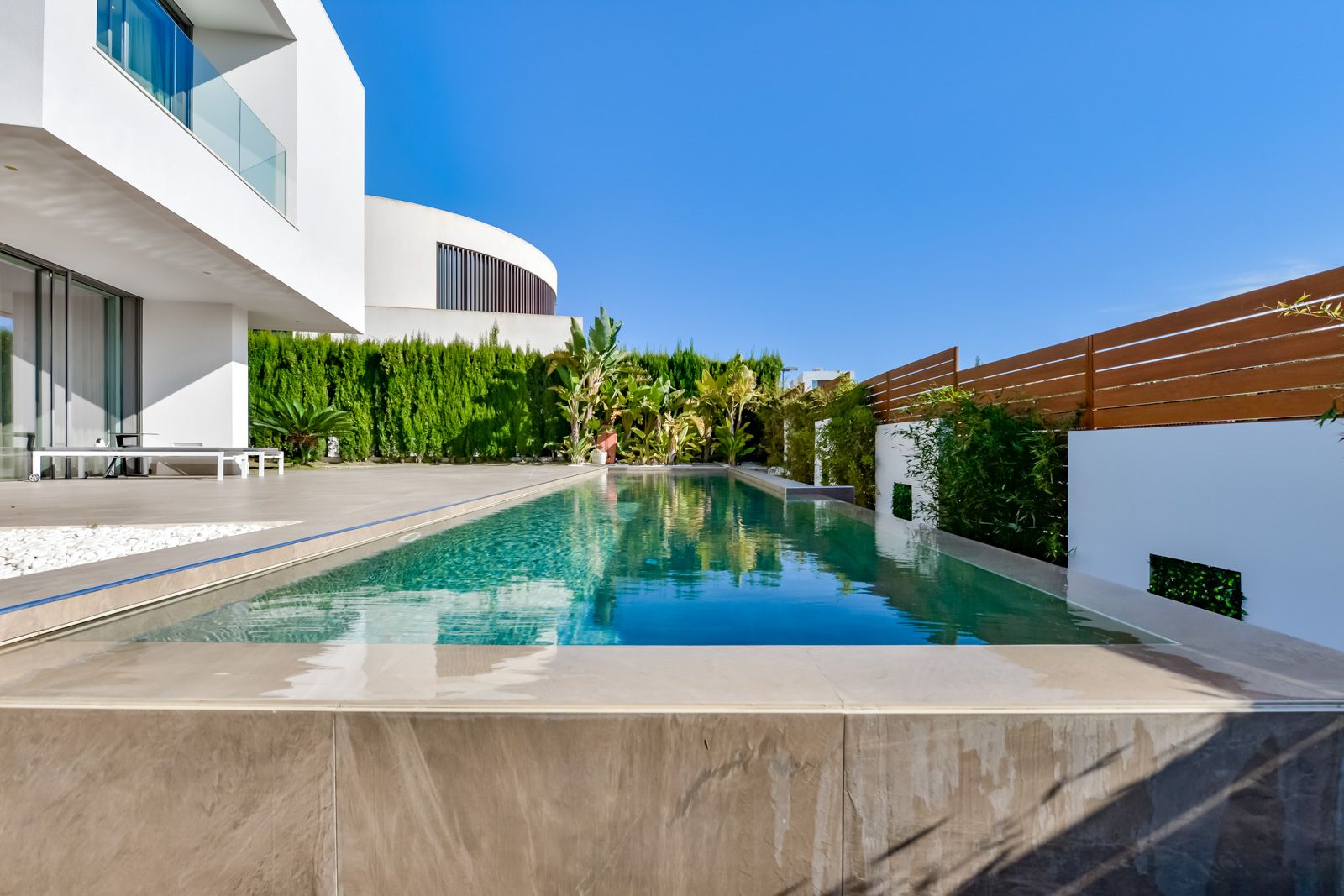 ¡Moderna villa en alquiler en Finestrat, Benidorm!