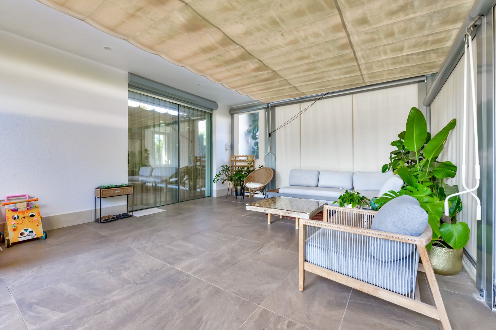 ¡Moderna villa en alquiler en Finestrat, Benidorm!