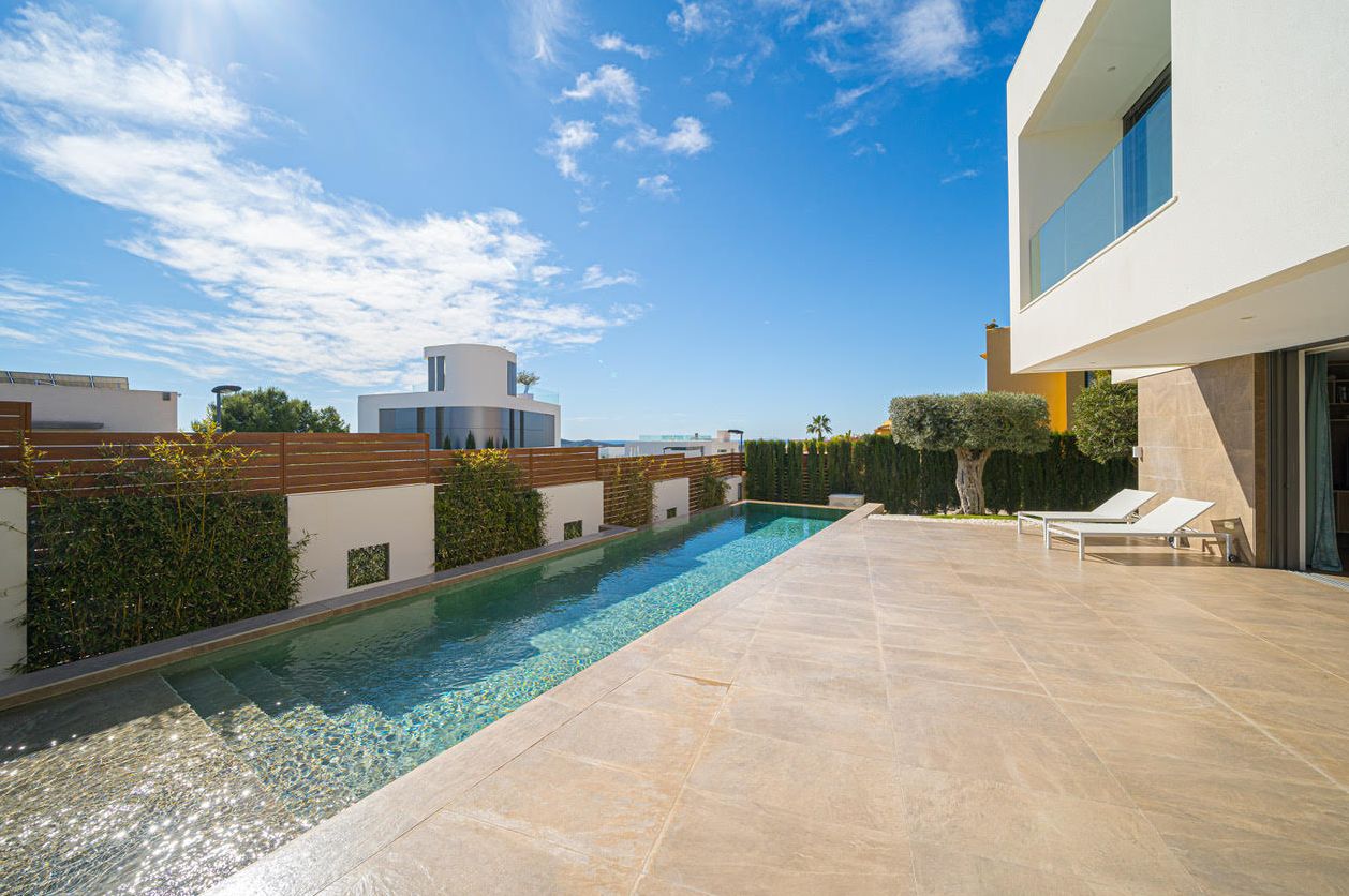 ¡Moderna villa en alquiler en Finestrat, Benidorm!