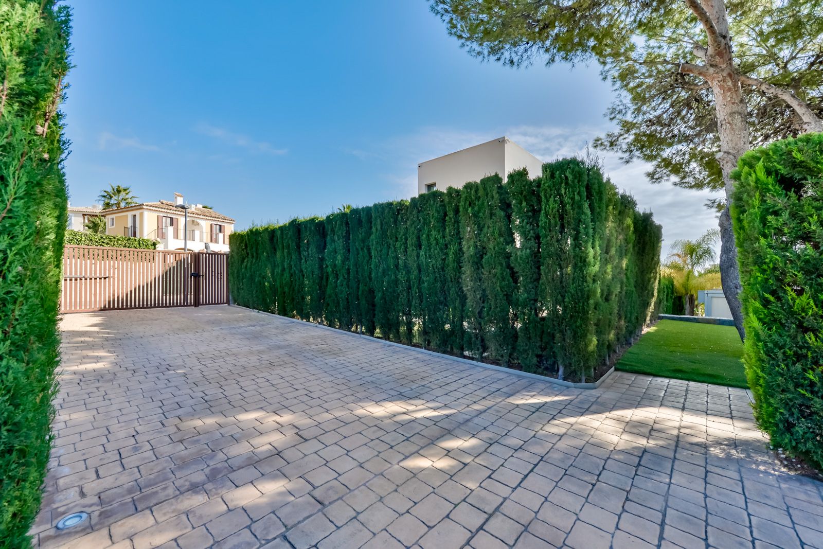 ¡Moderna villa en alquiler en Finestrat, Benidorm!