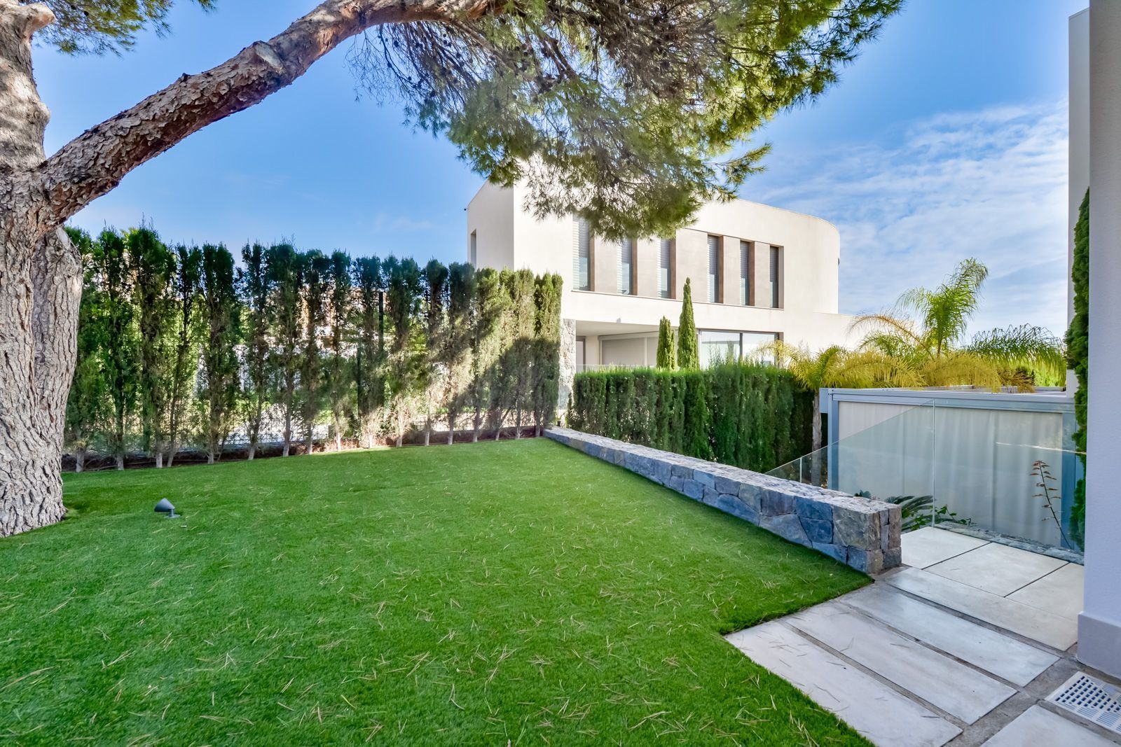 ¡Moderna villa en alquiler en Finestrat, Benidorm!