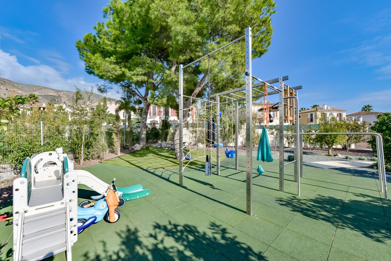 ¡Moderna villa en alquiler en Finestrat, Benidorm!