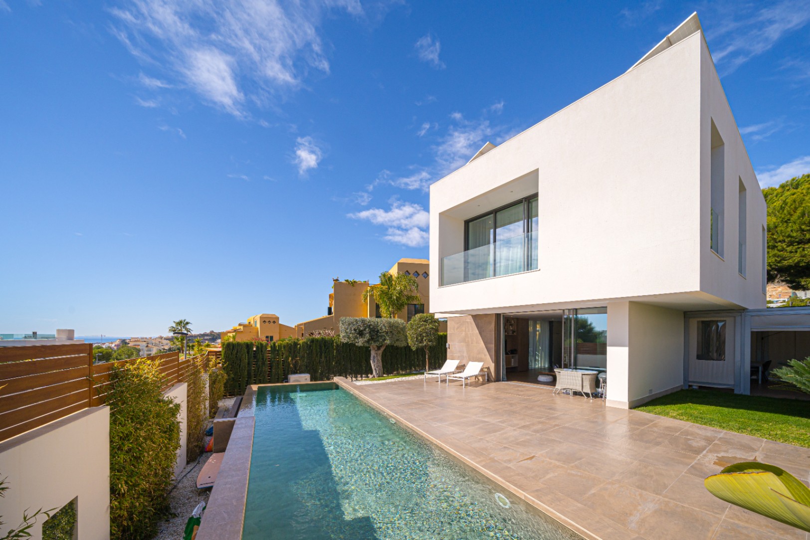 ¡Moderna villa en alquiler en Finestrat, Benidorm!
