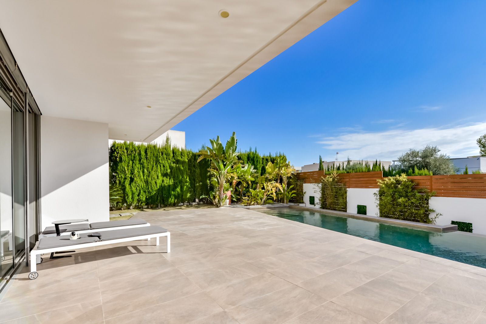 ¡Moderna villa en alquiler en Finestrat, Benidorm!
