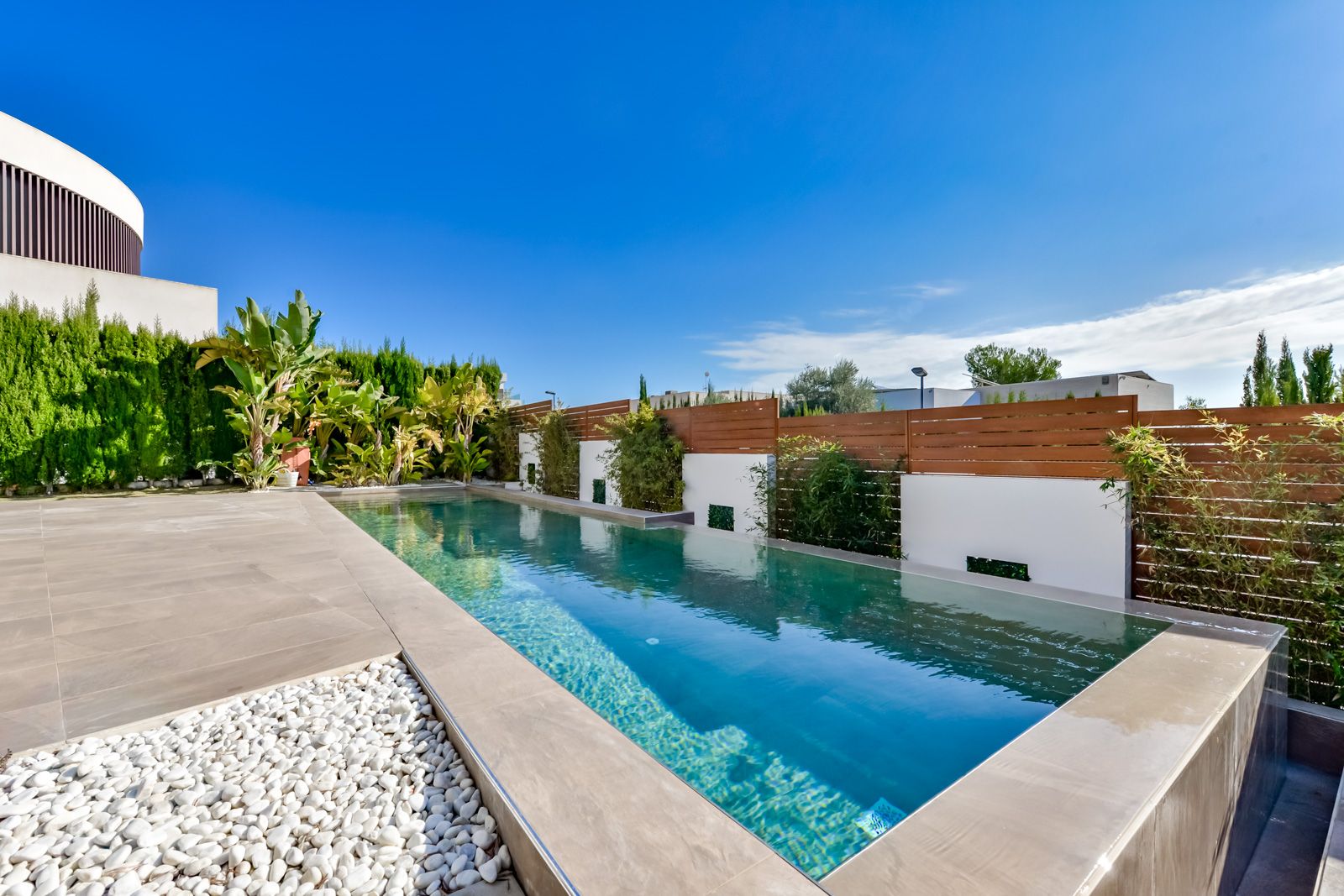 ¡Moderna villa en alquiler en Finestrat, Benidorm!