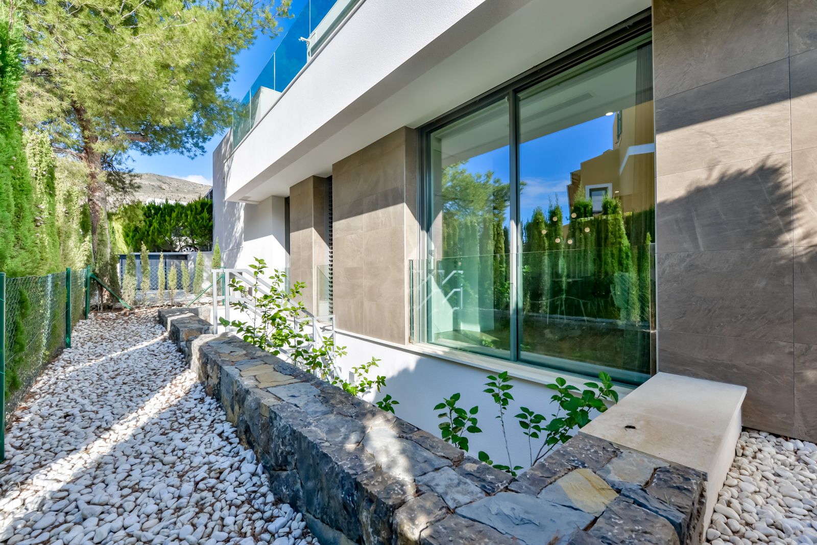 ¡Moderna villa en alquiler en Finestrat, Benidorm!