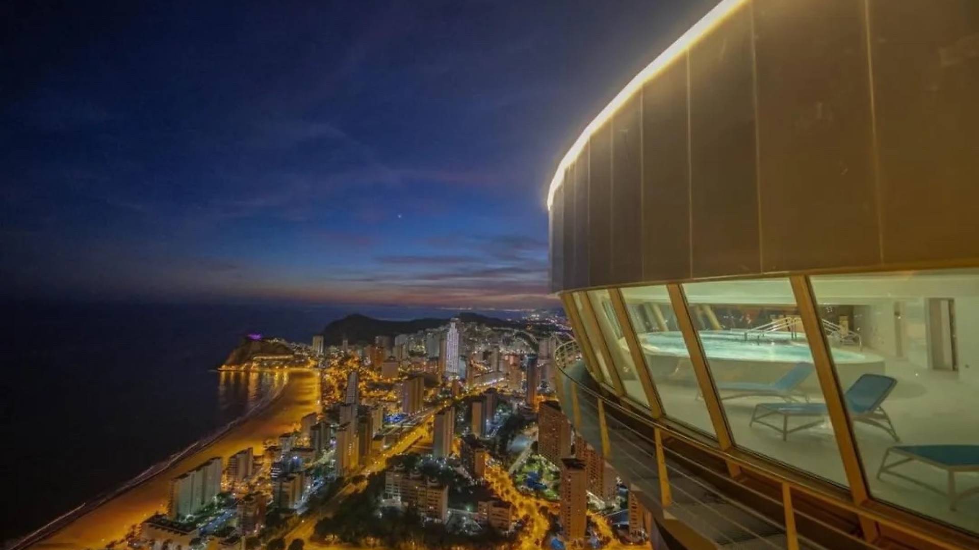 Apartamento de lujo con vistas al mar urb Intempo  planta alta