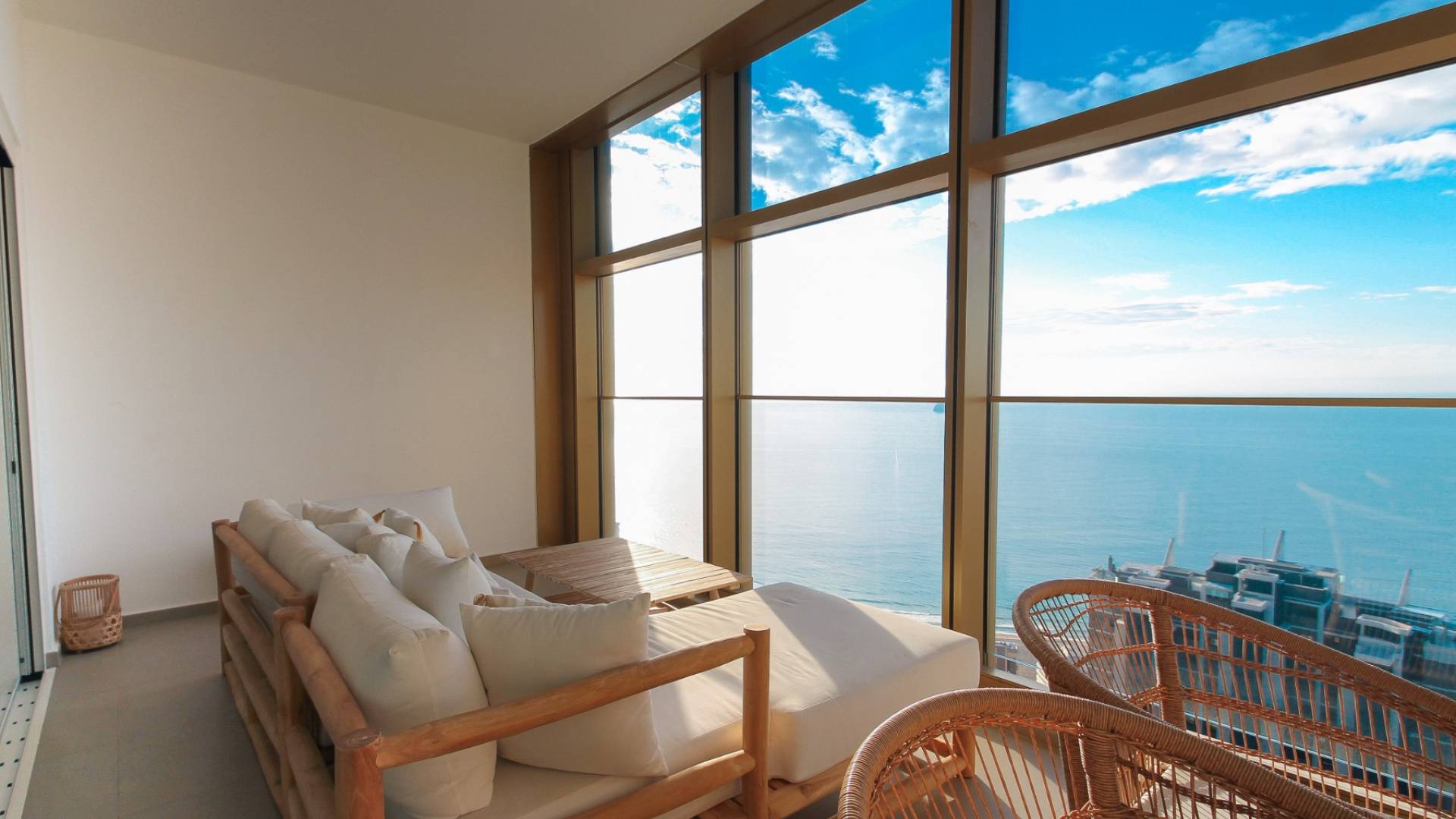 Apartamento de lujo con vistas al mar urb Intempo  planta alta
