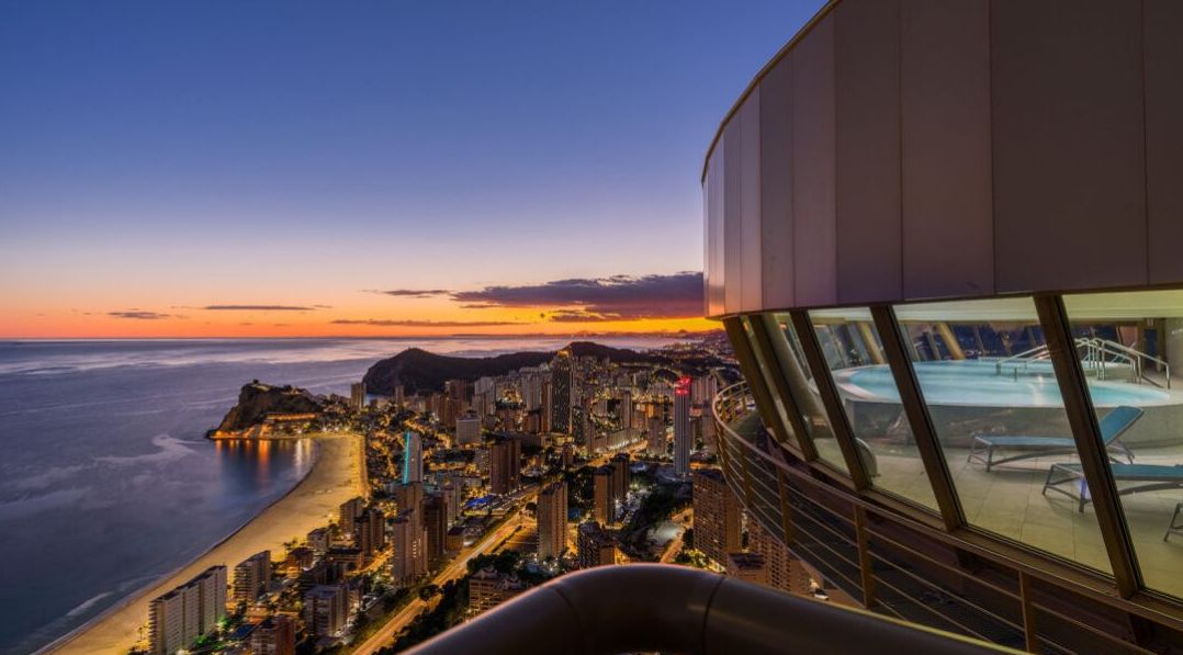   Impresionante apartamento con vistas al mar, urb Intempo , planta alta