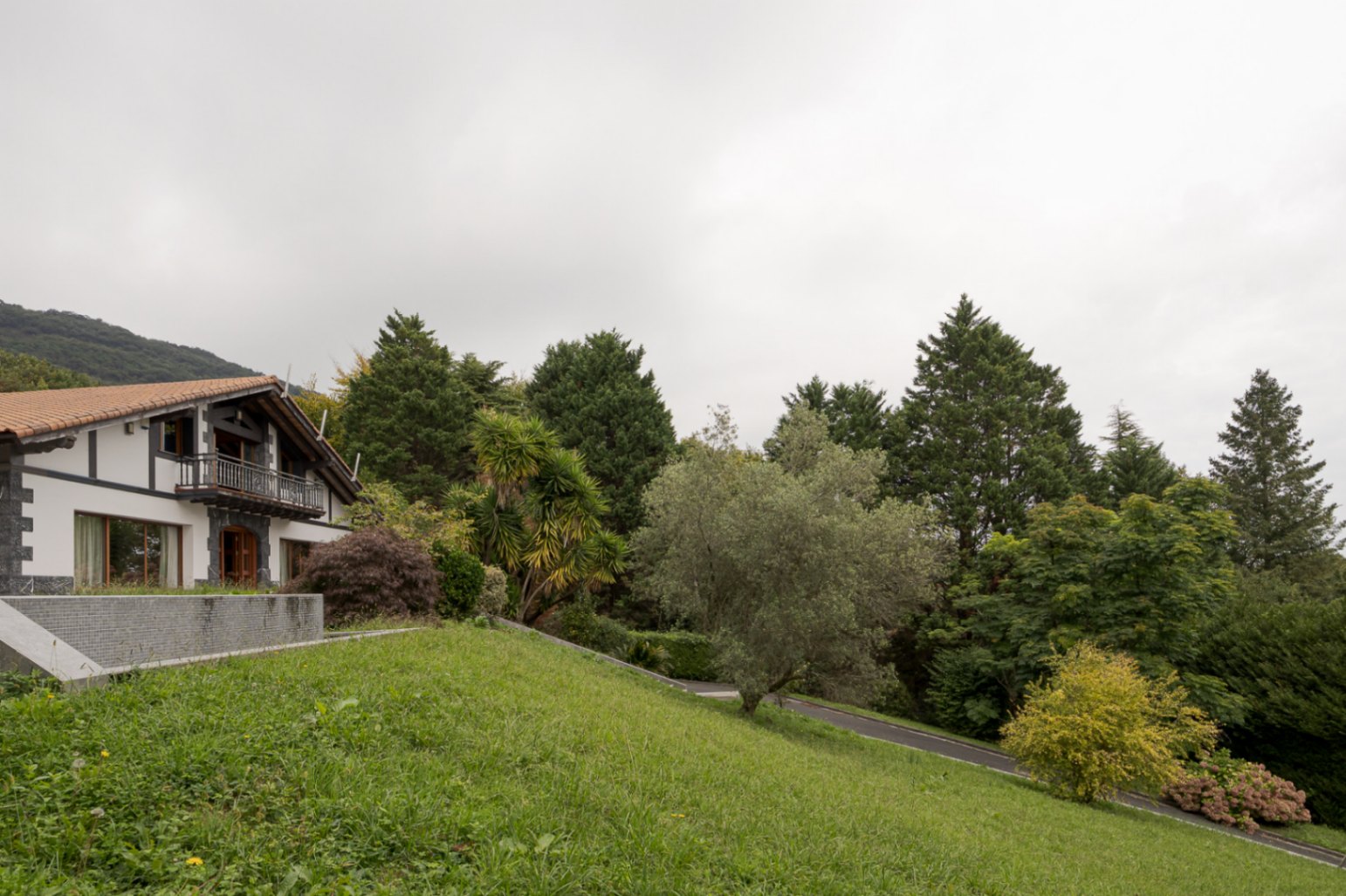 Exclusiva vivienda en Hondarribia, en la prestigiosa urbanización al pie del Jaizkibel