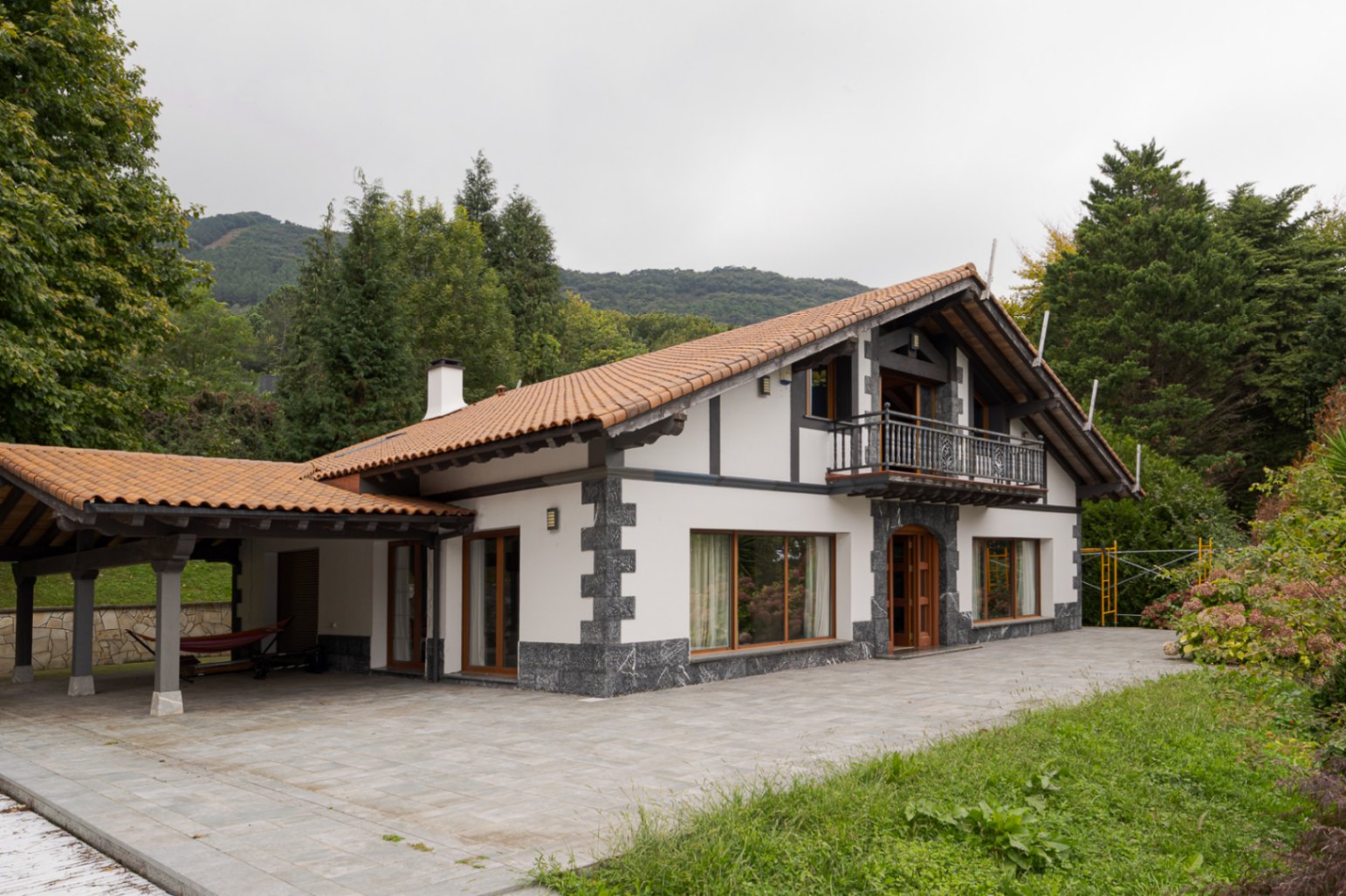 Exclusiva vivienda en Hondarribia, en la prestigiosa urbanización al pie del Jaizkibel