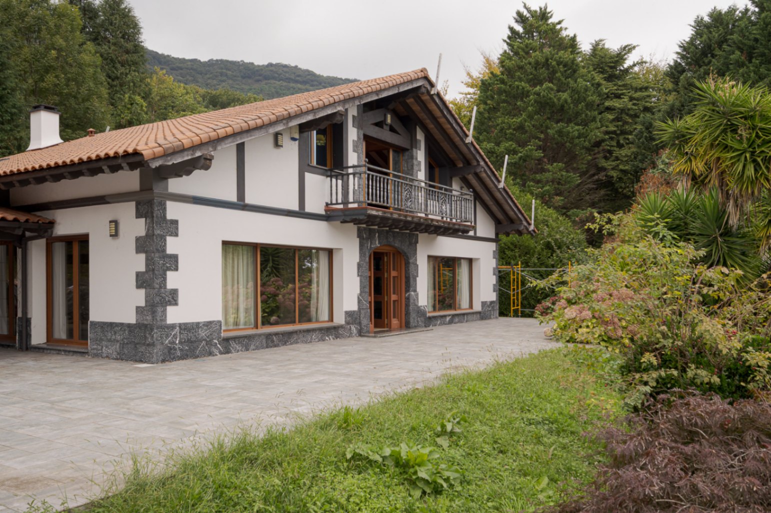 Exclusiva vivienda en Hondarribia, en la prestigiosa urbanización al pie del Jaizkibel
