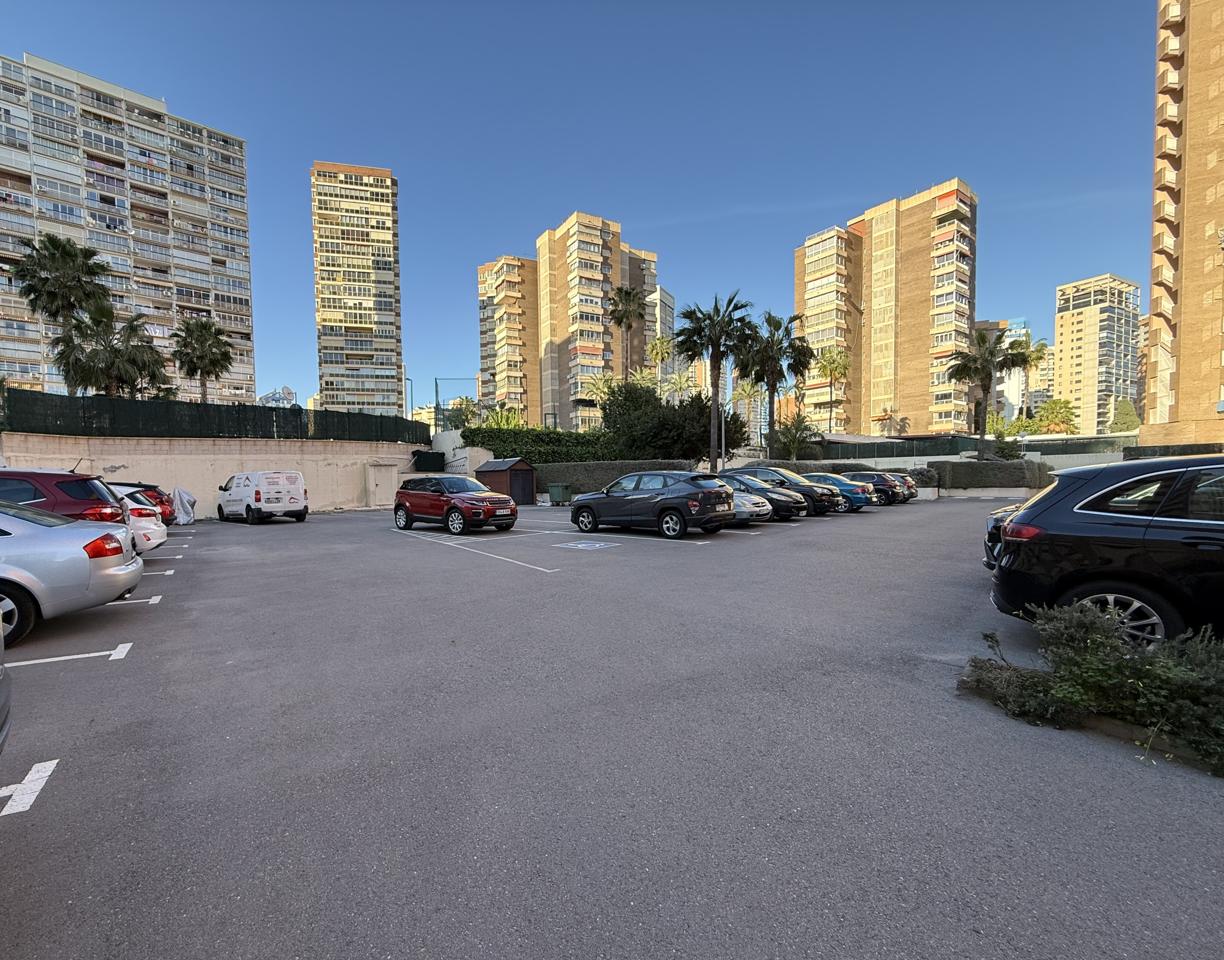 Espectacular piso reformado con vistas al mar en la zona Levante de Benidorm