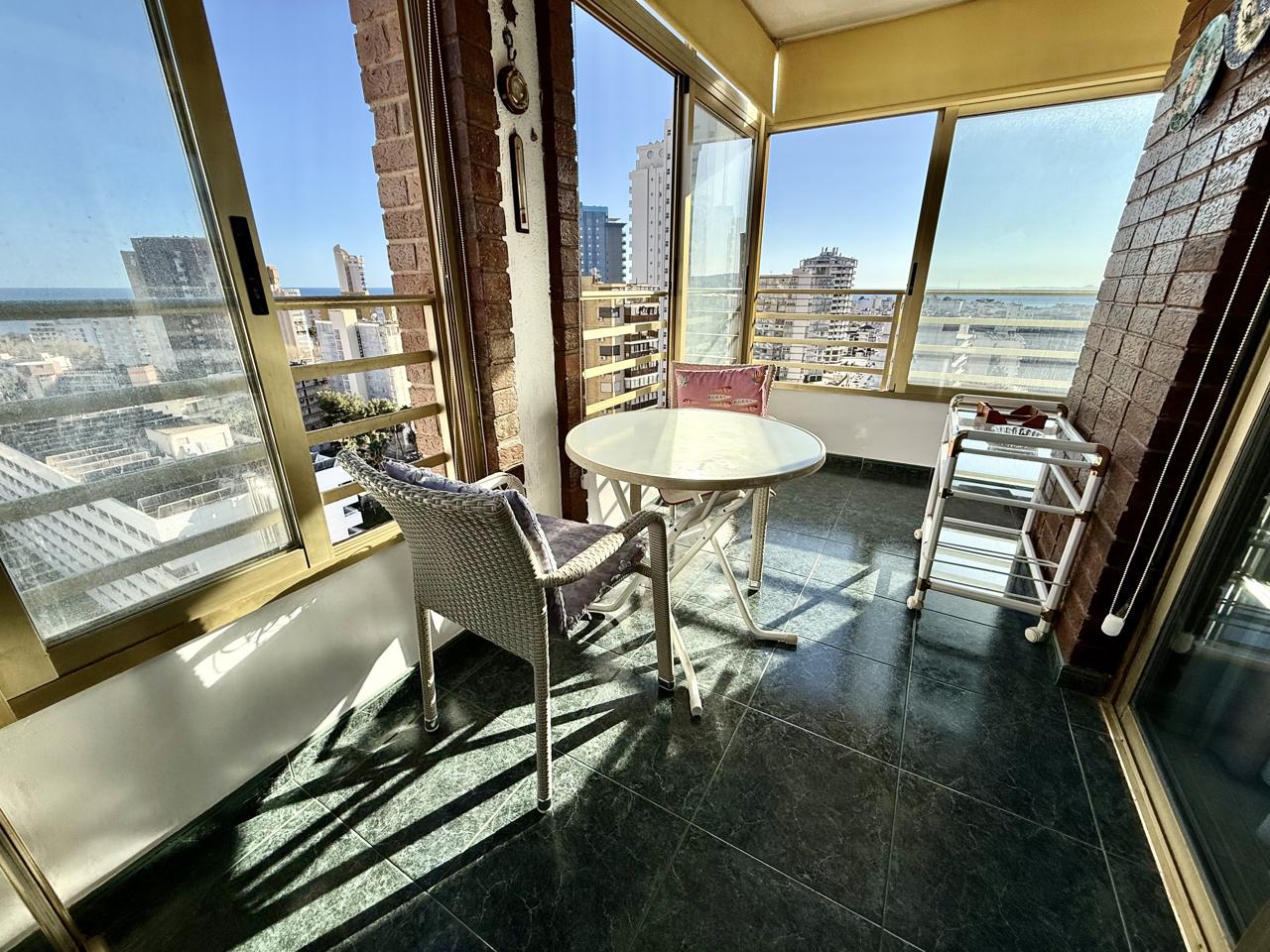 Espectacular piso reformado con vistas al mar en la zona Levante de Benidorm