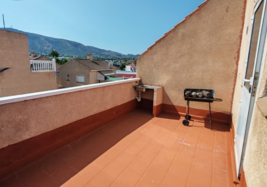 Дуплекс на Camí Vell d'Altea. Пляж Альбир, Альфаз-дель-Пи.