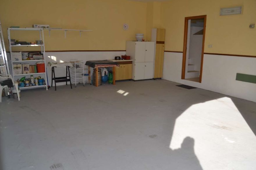 ¡Amplia villa con vistas panorámicas en La Nucía!