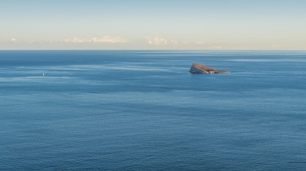 Apartamentos en Benidorm con vistas panorámicas al mar.