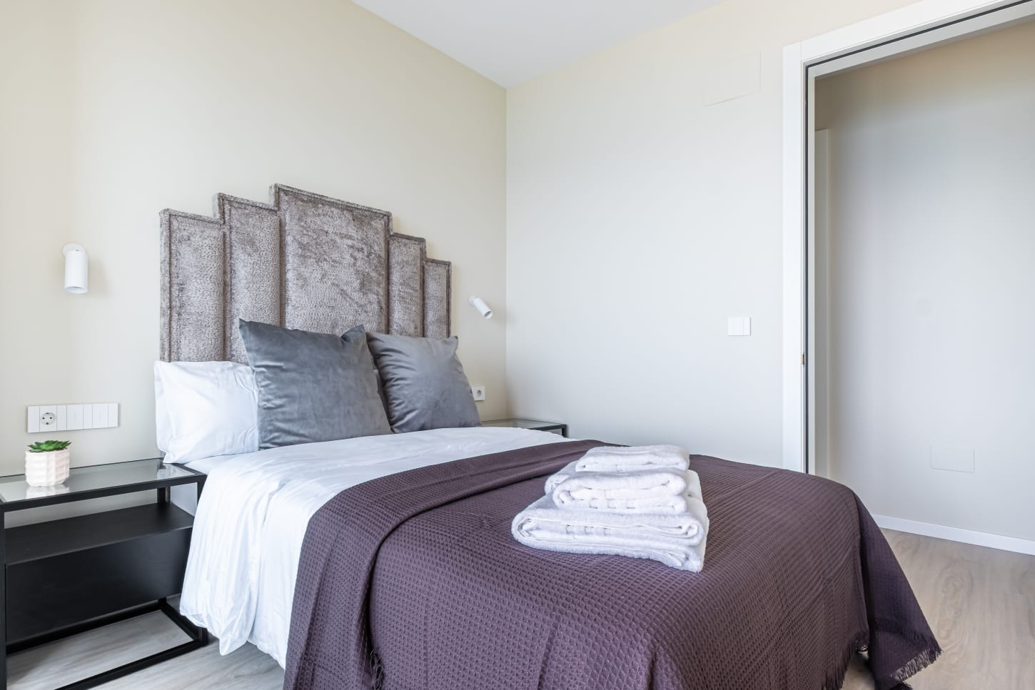 Apartamentos en Benidorm con vistas panorámicas al mar.