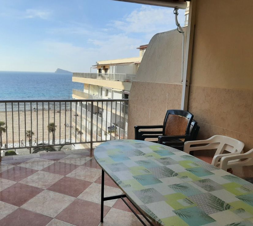 Con licencia turística (dos apartamentos en uno): la opción ideal para invertir en primera línea de playa en Levante.