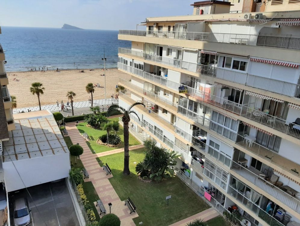 Con licencia turística (dos apartamentos en uno): la opción ideal para invertir en primera línea de playa en Levante.