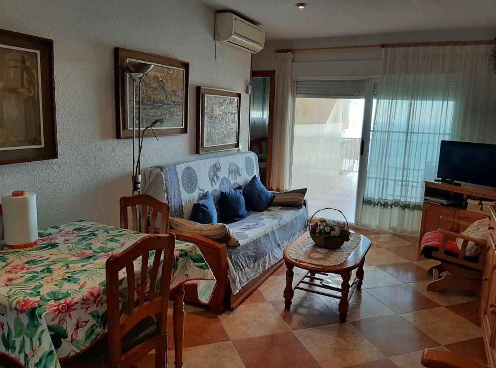 Con licencia turística (dos apartamentos en uno): la opción ideal para invertir en primera línea de playa en Levante.