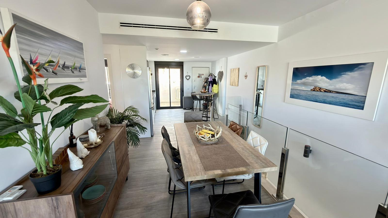 Dúplex en el pueblo de Camporosso: amplitud, vistas y un estilo de vida de lujo, Finestrat