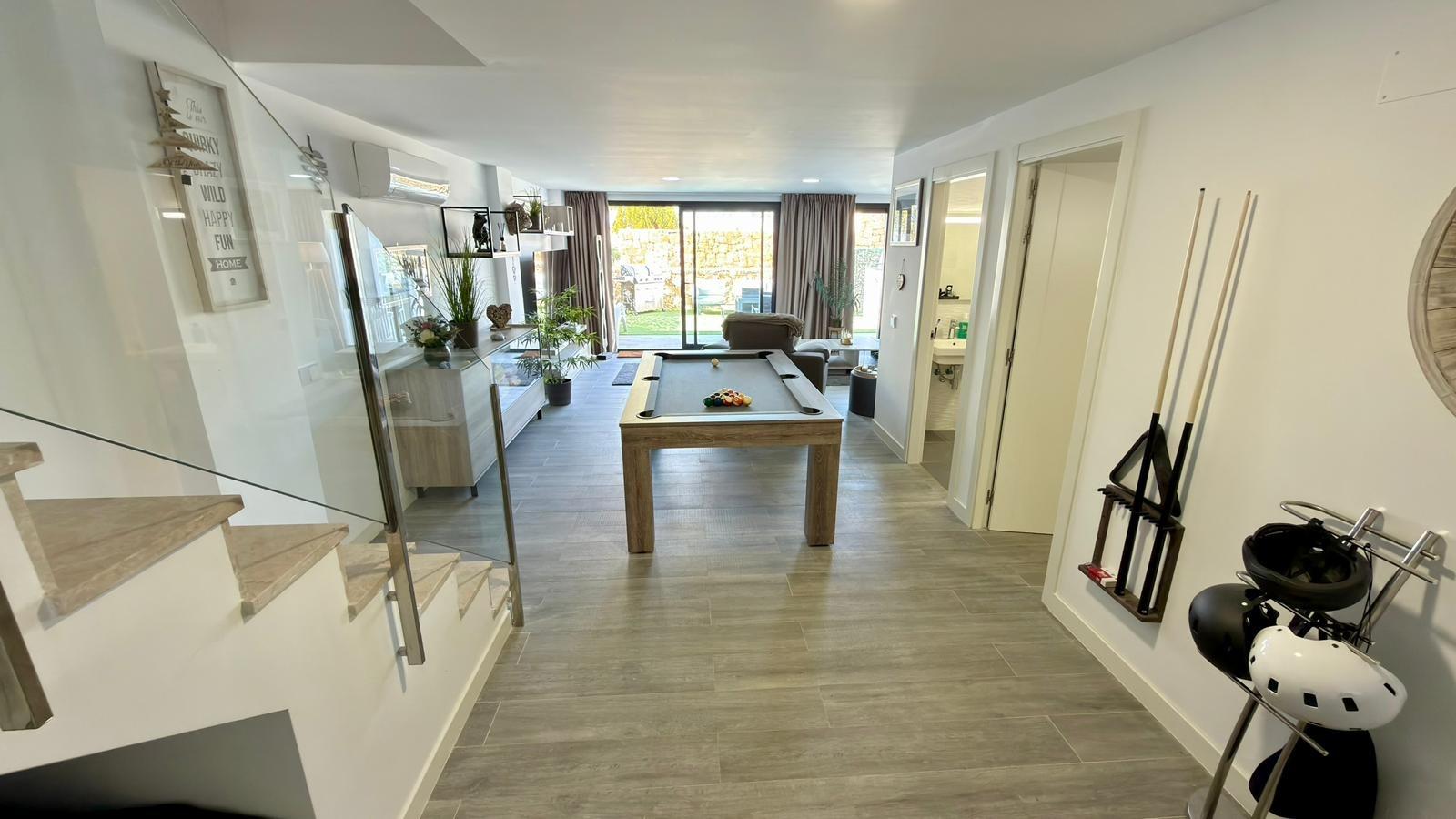 Dúplex en el pueblo de Camporosso: amplitud, vistas y un estilo de vida de lujo, Finestrat