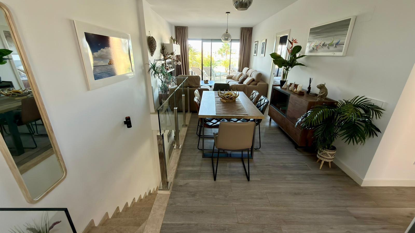 Dúplex en el pueblo de Camporosso: amplitud, vistas y un estilo de vida de lujo, Finestrat